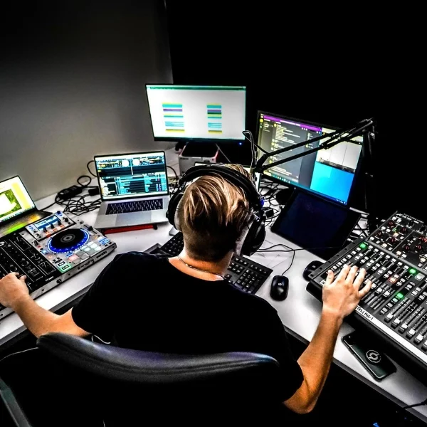 the-summer-radio-show-c4